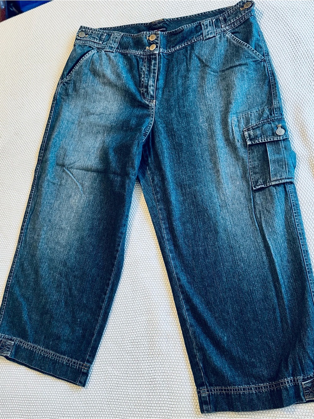 New York & Company Blue Cropped Wide-Leg Cargo Jeans - Picture 2 of 11